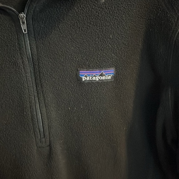 Patagonia Solid Black 1/4 Zip Pullover Fleece - Picture 3 of 7